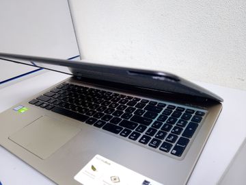 Б/в Ноутбук Asus 15/core i3 6006u ddr3/4gb ddr3/ssd 500 gb/geforce mx110 2gb 01-200838245