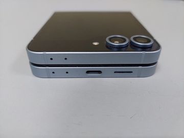 Б/в Мобільний телефон Samsung galaxy flip6 12/256gb 01-200880664