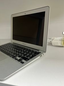 Б/в Ноутбук Apple macbook air a1465 11.6" core-i5 1,7ghz/ram 4gb/ssd 64gb/intel hd graphics 4000 01-200888269