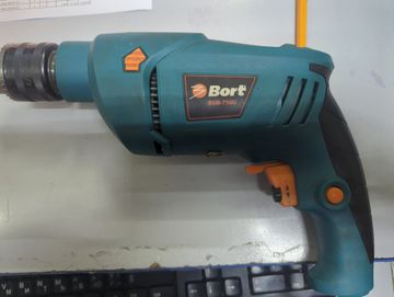 Б/у Дрель ударная Bort bsm-750 01-200890646