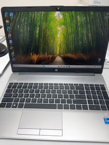 Hp 15/core i5-1235u ddr5/4gb ddr5/hdd *відсутній/ssd 240 gb/*інтегрована
