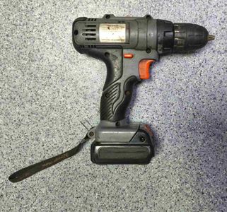 Б/в Шурупокрут Енергомаш дш-3112лб 1акб зп 01-200904829