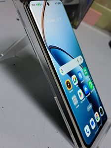Б/в Мобільний телефон Realme 12 pro+ 8/256gb 01-200916848