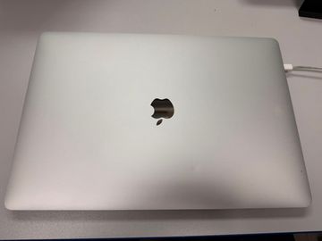 Б/в Ноутбук Apple a2141/ macbook pro 16/ core i9 2,3ghz/ram16gb/ssd1tb/amd radeon pro 5500m 01-200917979