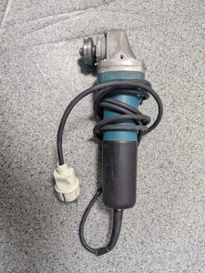 Б/у Угловая шлифмашина Makita 9558hn 01-200938805