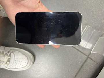 Б/у Мобільний телефон Apple iphone 13 256gb 01-201021456