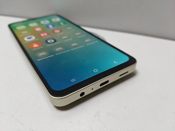 Б/в Мобільний телефон Samsung galaxy a06 4/128gb 01-201033741