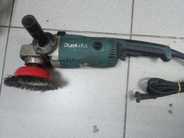 Б/у Угловая шлифмашина Makita ga9020 01-200973623