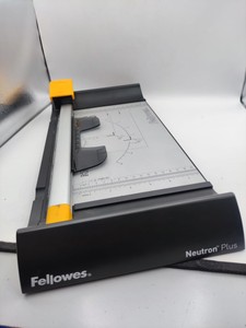 Б/в Гільйотина для паперу Fellowes Trymer neutron plus a4 01-201086338