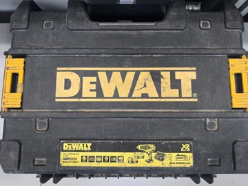 Б/у Шуруповерт Dewalt dcd709 1акб 5ah зп 01-201099618