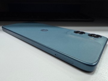 Б/в Мобільний телефон Motorola moto g06 4g 4/64gb 01-201104441