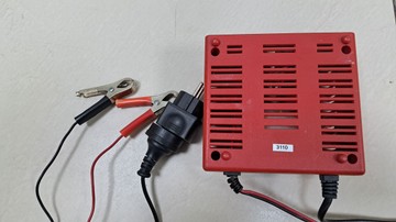 Б/в Зарядний пристрій Arlec compact 2500 01-201106345