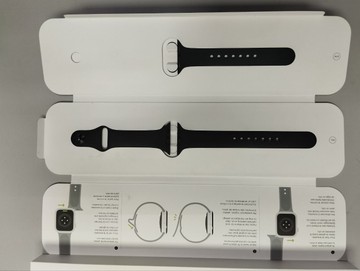 Б/в Смарт-годинник Apple apple watch series 6 gps + cellular 40mm aluminium case 01-201161843