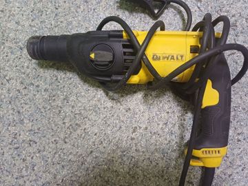 01-200600543: Dewalt d25133qs