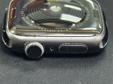 01-200738418: Apple se 44mm a2352