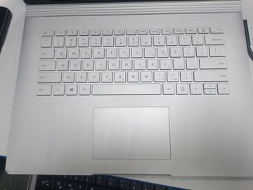 01-200766023: Microsoft 15/core i7 8650u ddr3/16gb ddr3/ssd 256 gb/geforce gtx1060 6gb