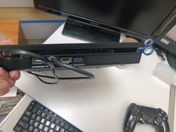 01-200794250: Sony playstation 4 slim 1tb