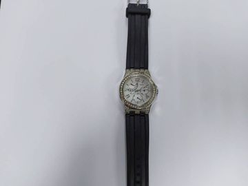 01-19097118: Guess w19004l1