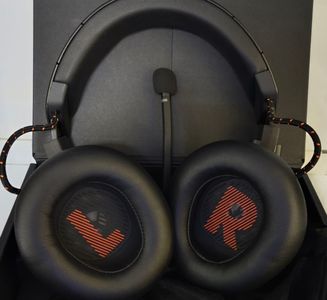 Б/у Наушники Jbl quantum 610 01-200862150