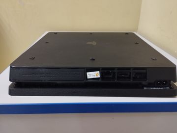 Б/у Игровая приставка Sony playstation 4 slim 1tb 01-200898526