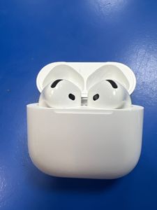 Б/в Навушники Apple airpods 4 with active noise cancellation 01-200898436