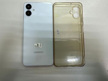 Б/в Мобільний телефон Samsung galaxy a06 4/128gb 01-200908551