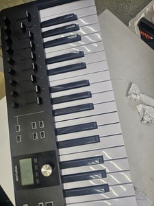 Б/в Midi-клавіатура Arturia keylab essential 49 01-200928361
