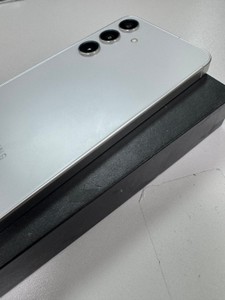 Б/в Мобільний телефон Samsung galaxy s24 sm-s9210 8/256gb 01-200954873