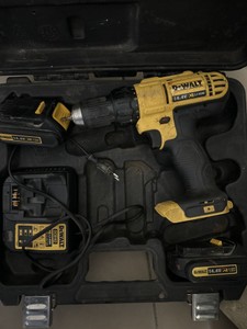 Б/в Шурупокрут Dewalt dcd734 1акб 1.3ah зп 01-200995098