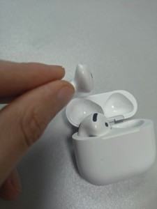 Б/в Навушники Apple airpods 4 with active noise cancellation 01-200996899