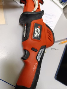 Б/в Акумуляторна шабельна пила Black&Decker gkc108 01-200998900