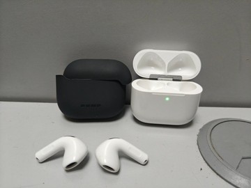 Б/в Навушники Apple airpods 4 01-200998844