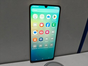 Б/в Мобільний телефон Samsung galaxy a06 4/128gb 01-201033741
