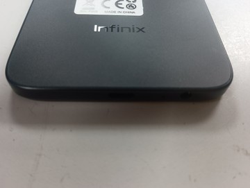 Б/в Мобільний телефон Infinix smart 20 4/128gb 01-201042408
