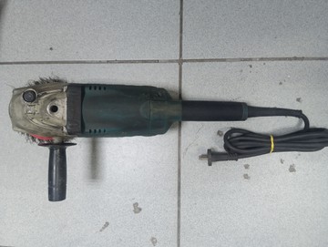Б/у Угловая шлифмашина Makita ga9020 01-200973623