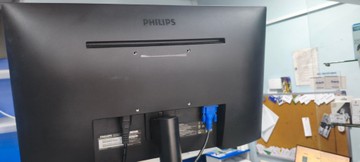 Б/в Монітор Philips 220v8l/62 01-201056097