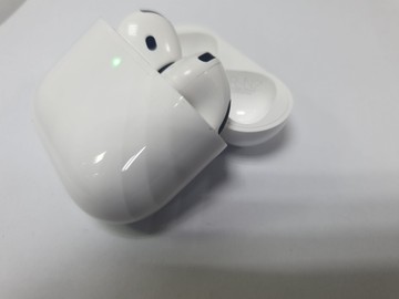 Б/в Навушники Apple airpods 4 01-201122282