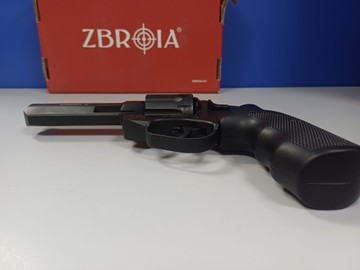 Б/в Пістолет пневматичний Zbroia profi 4" 01-201150299