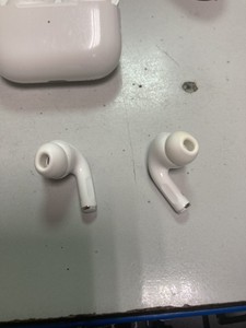 Б/у Навушники Apple airpods pro 2nd generation with magsafe charging case usb-c 01-201149794