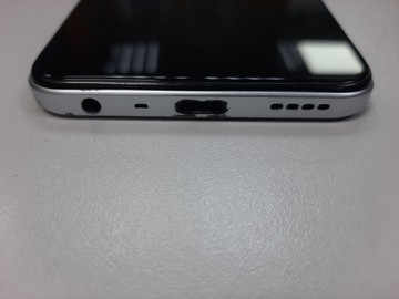 Б/у Мобільний телефон Realme narzo 30 5g 4/128gb 01-201156979