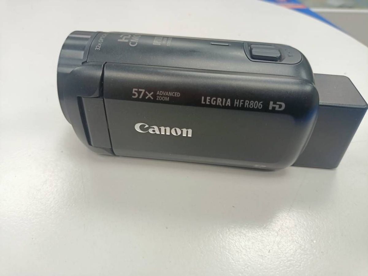 Canon legria hf r806