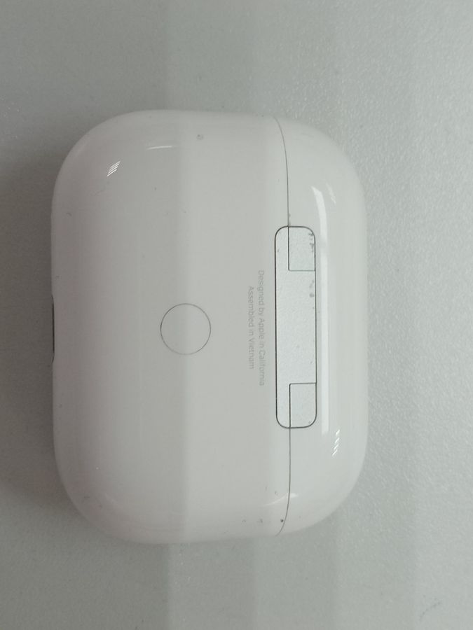 airpods pro 2nd generation with magsafe charging case usb-c