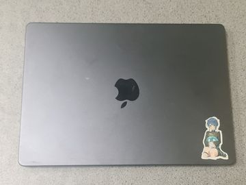 01-200582352: Apple macbook pro 14" late 2024