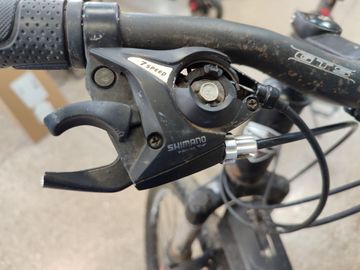 01-200777832: Crossbike shark 29