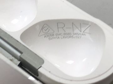 01-200797702: Apple airpods 4