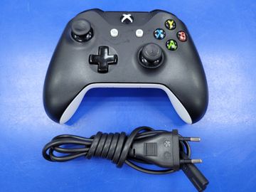 01-200590838: Microsoft xbox one s 1tb