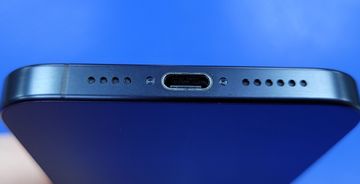 Б/в Мобільний телефон Apple iphone 15 pro max 256gb 01-200790757