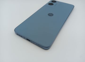 Б/в Мобільний телефон Motorola moto e15 2/64gb 01-200861965