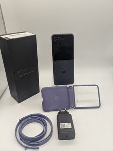 Б/в Мобільний телефон Motorola razr 50 ultra 12/512gb 01-200796729