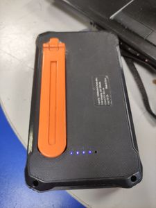 Б/у Повербанк Mibrand extrem 12000mah solar and dynamo rechargable 01-200885998